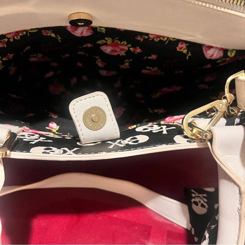 White Skull Embossed Handbag - Picture 10 of 13